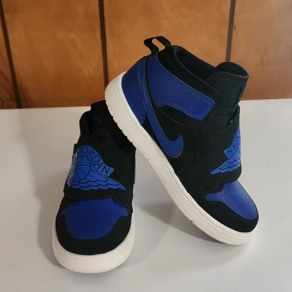 Jordan Other - Nike Sky Jordan 1 'Hyper Royal' Kids 1Y